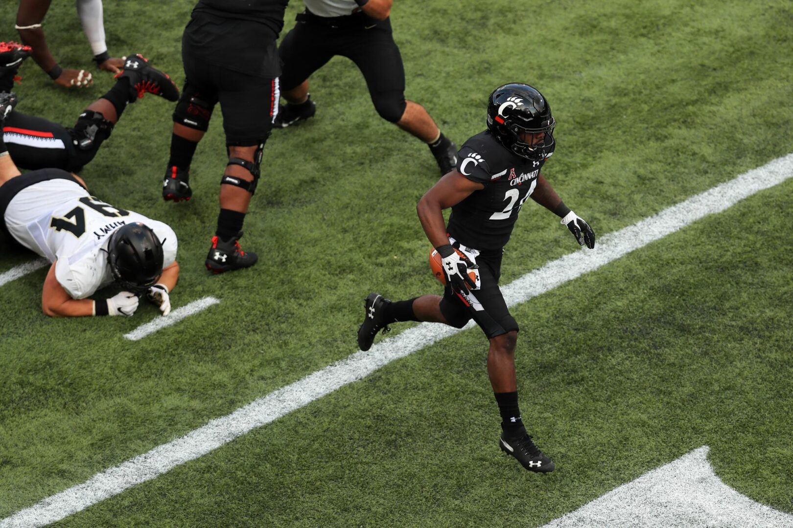 Cincinnati Bearcats Running Back Jerome Ford Declares for the NFL Draft